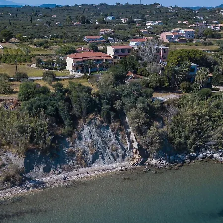 Koukla Mare Bed & Breakfast 4*
