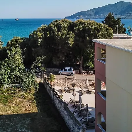 Bed and breakfast Koukla Mare