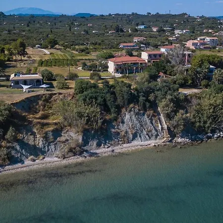 Koukla Mare Bed & Breakfast 4*